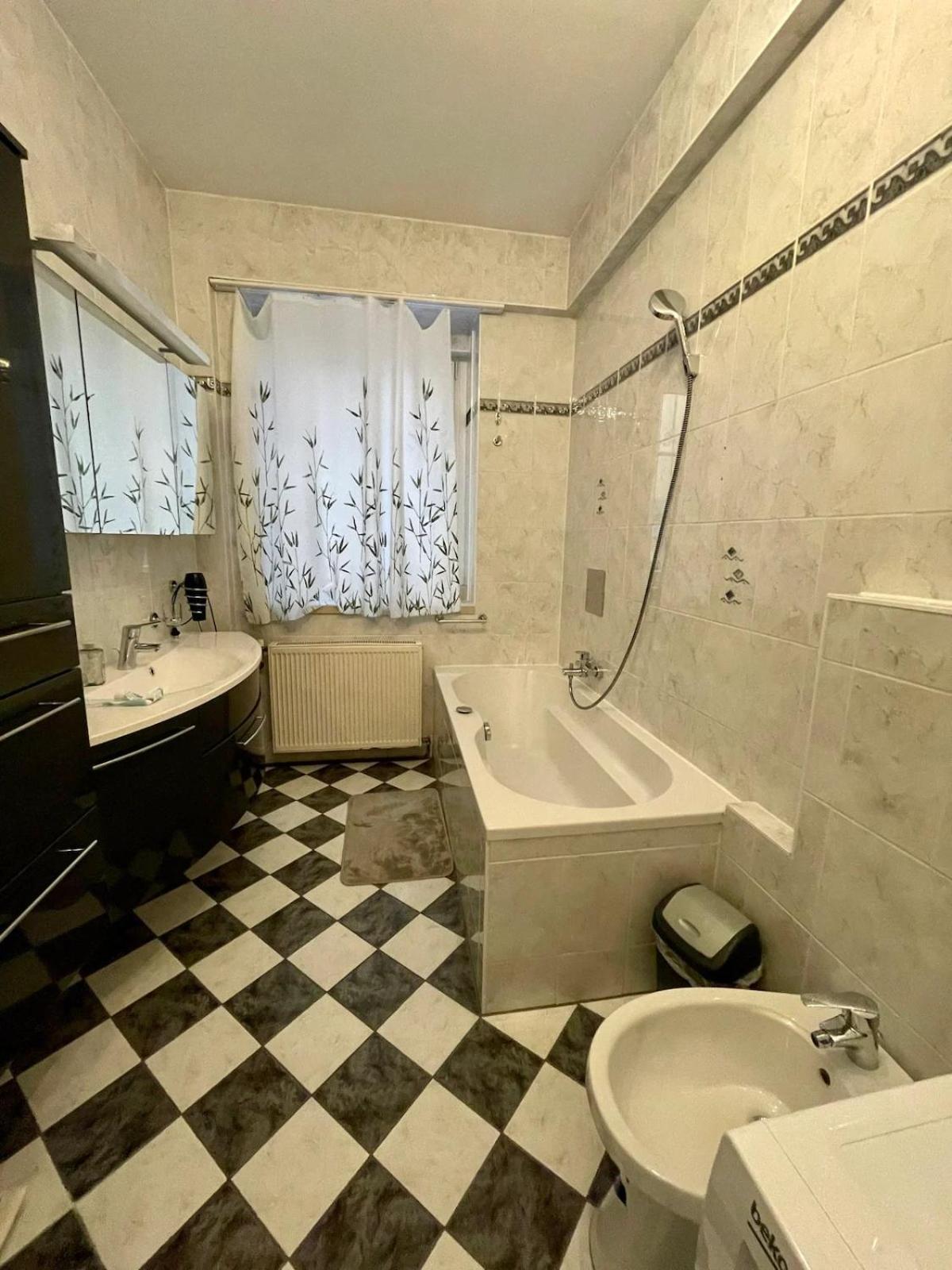 Gemutliche Wohnung Mit Super Lage Vienna Exterior photo